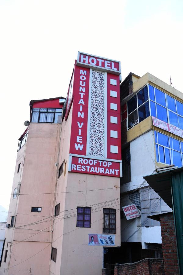 Hotel Mountain View And Rooftop Restaurant Pithorāgarh Kültér fotó