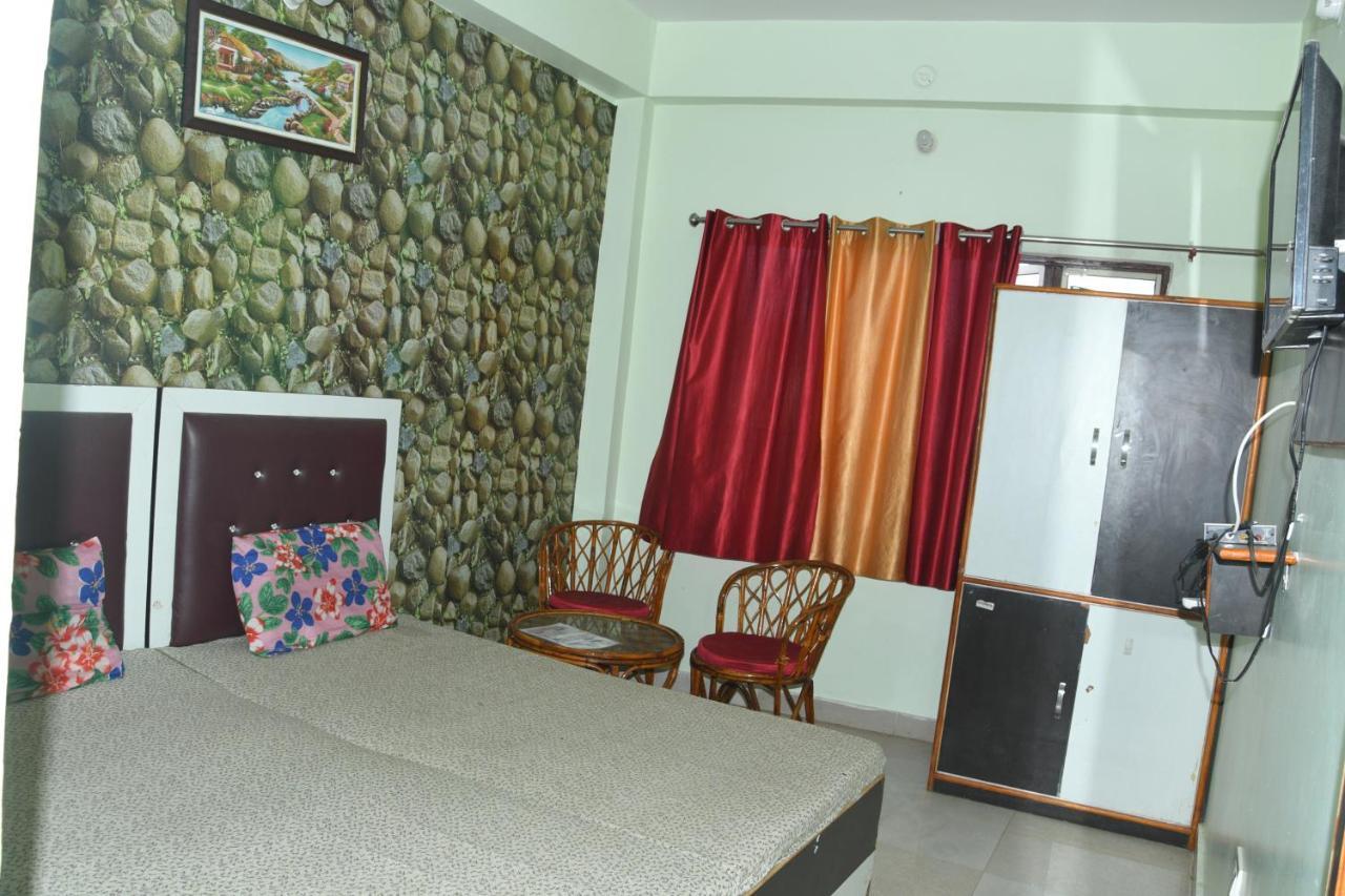 Hotel Mountain View And Rooftop Restaurant Pithorāgarh Kültér fotó